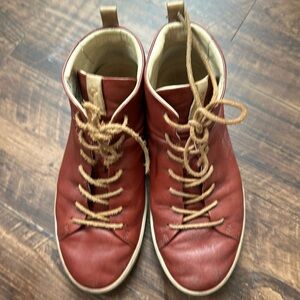Ecco Soft 8 High Top Red Leather Lace Up Casual Lifestyle Daily Sneaker Womens 6